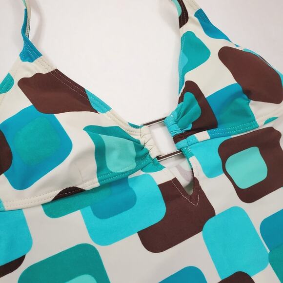 Ocean Dream | Bundle of 2 Tops! Geometric Print Bikini Tops - Picture 4 of 9